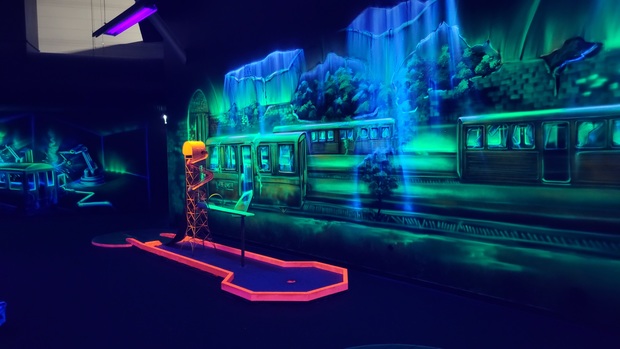 Minigolfia Ideakeskuksella